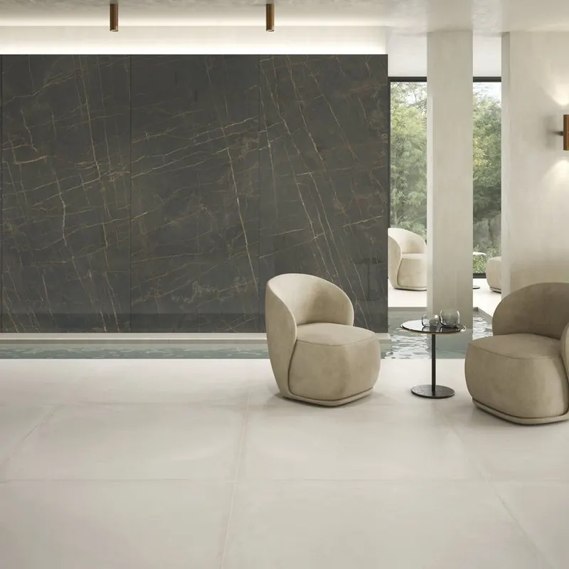 Grès cérame effet marbre gris veiné en grand format 120 × 260