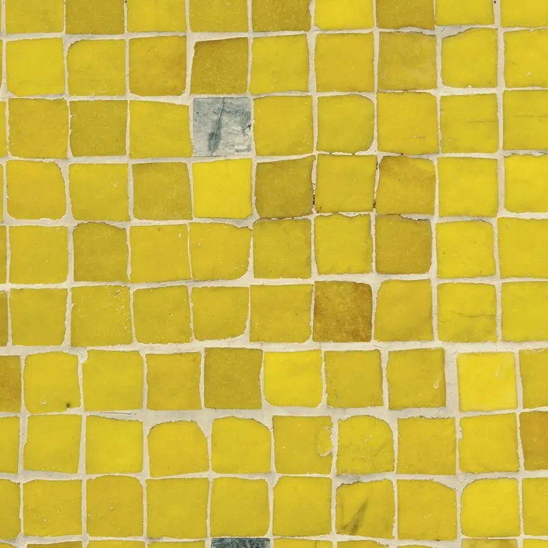 Zellige jaune émaillé posé à joint mince